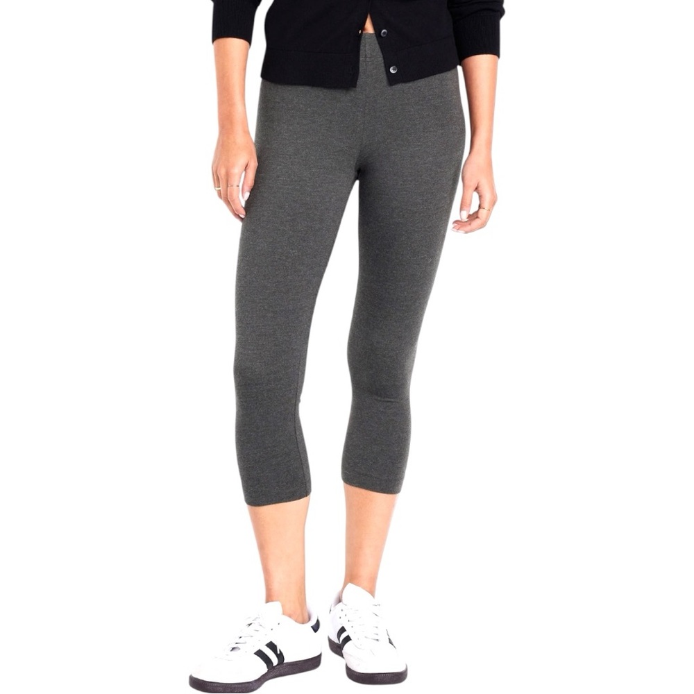 Old Navy Active Go-Dry Elevate Crop Legging in Heathered Grey Size Medium